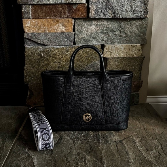 NWT Michael Kors Luisa Small Leather Satchel - Picture 1 of 13